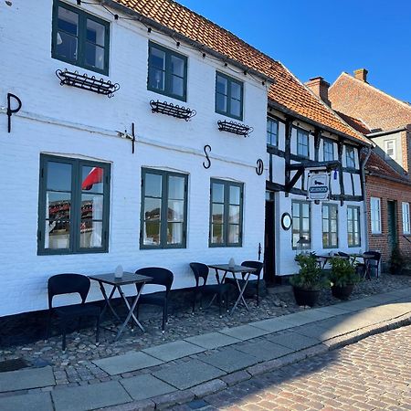 Restaurant Saelhunden Acomodação com café da manhã Ribe Exterior foto