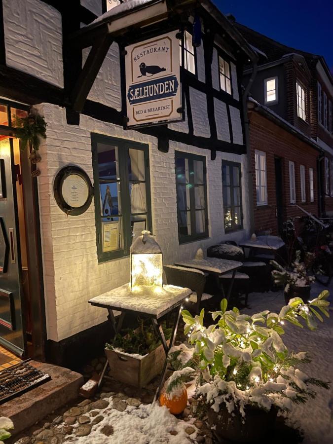 Restaurant Saelhunden Acomodação com café da manhã Ribe Exterior foto